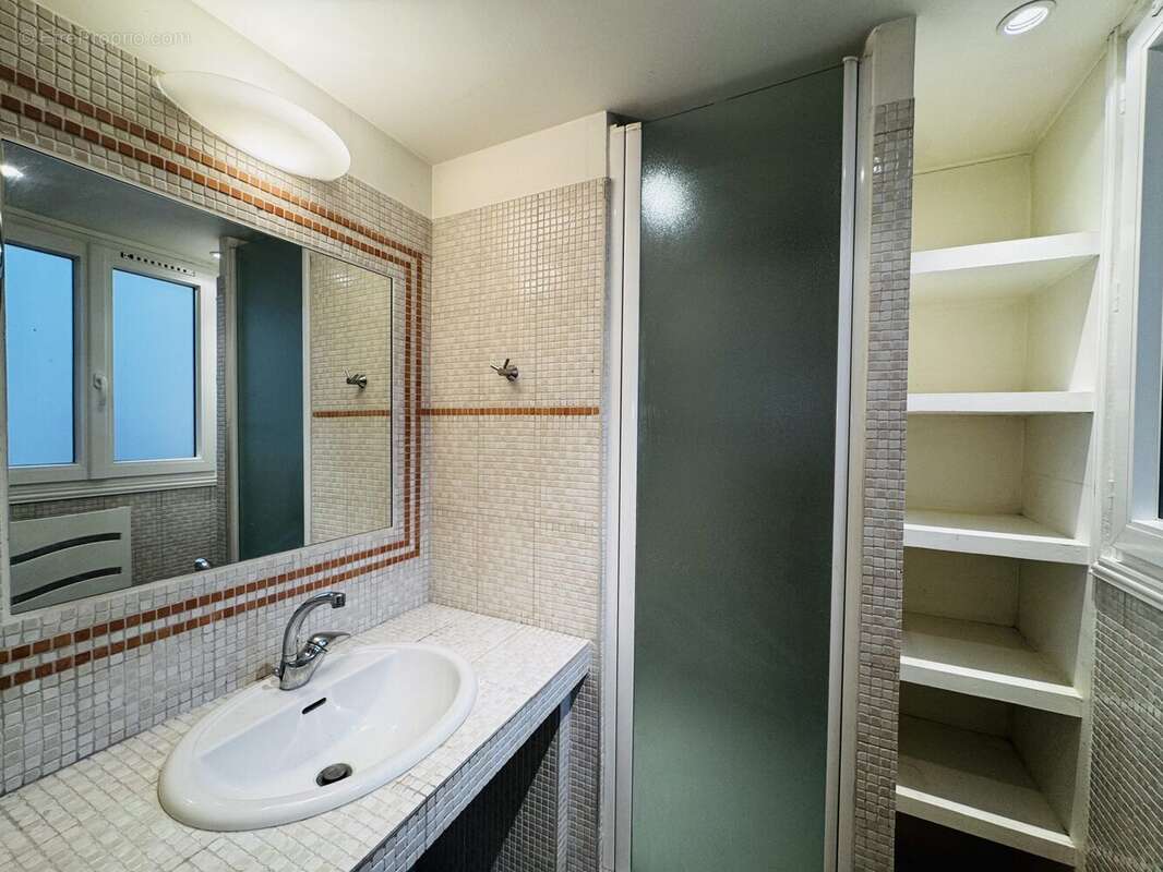 Appartement à VILLENEUVE-LES-AVIGNON