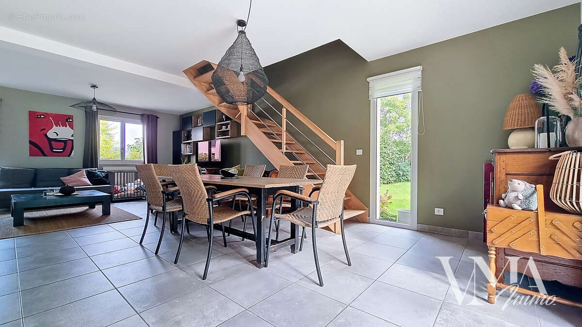 Maison à FONTAINES-SUR-SAONE