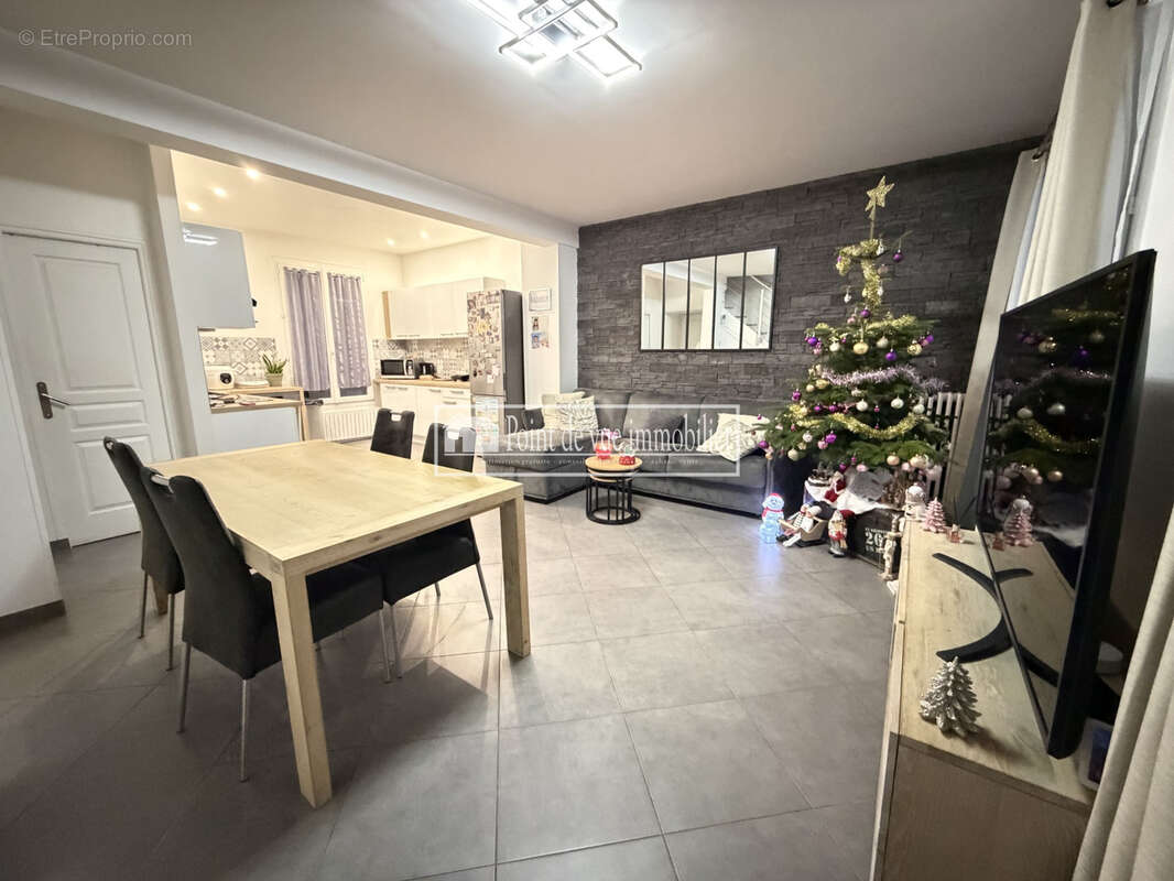 Maison à SAVIGNY-SUR-ORGE