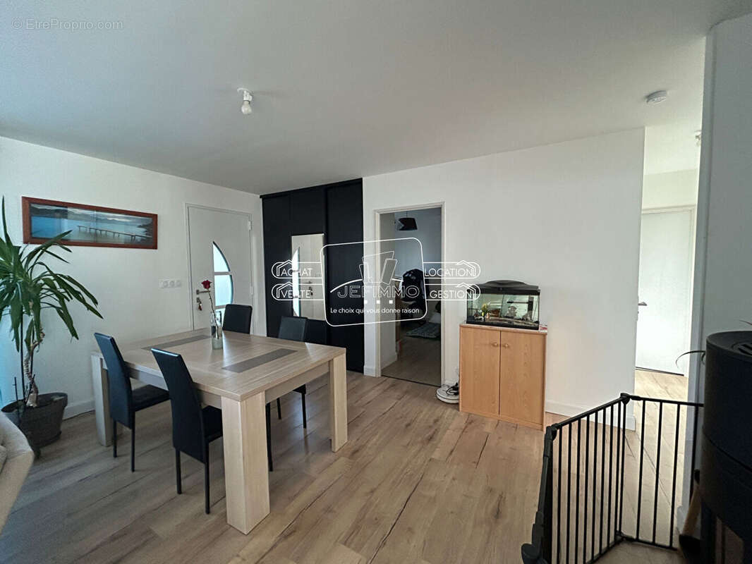 Maison à SAINT-JULIEN-DE-CONCELLES