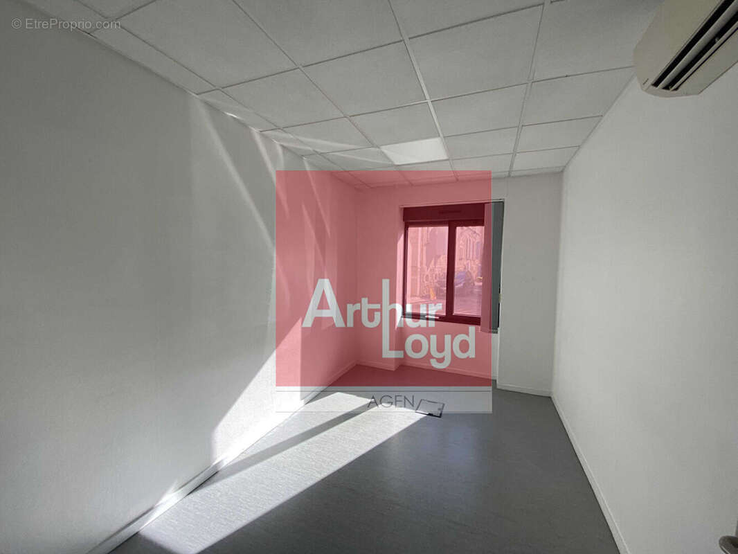 Commerce 330 m² à Sainte-Livrade-Sur-Lot  - photo 5
