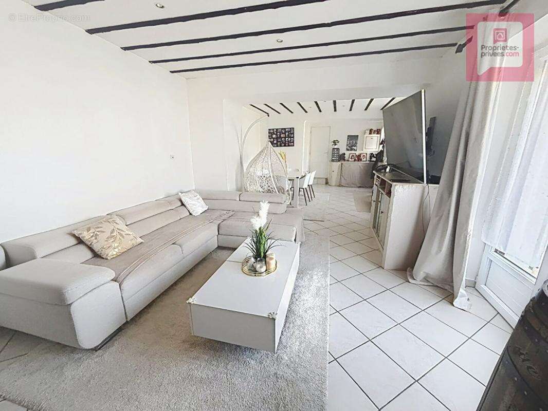 Maison à EPERNON