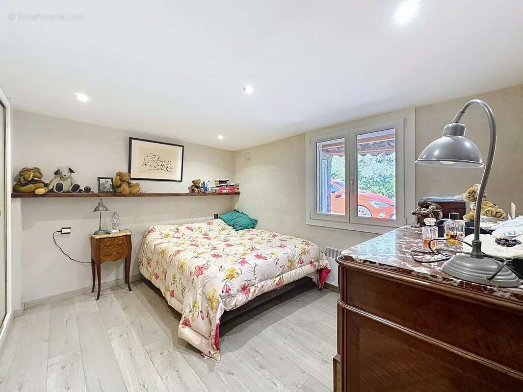 Maison à NANS-LES-PINS