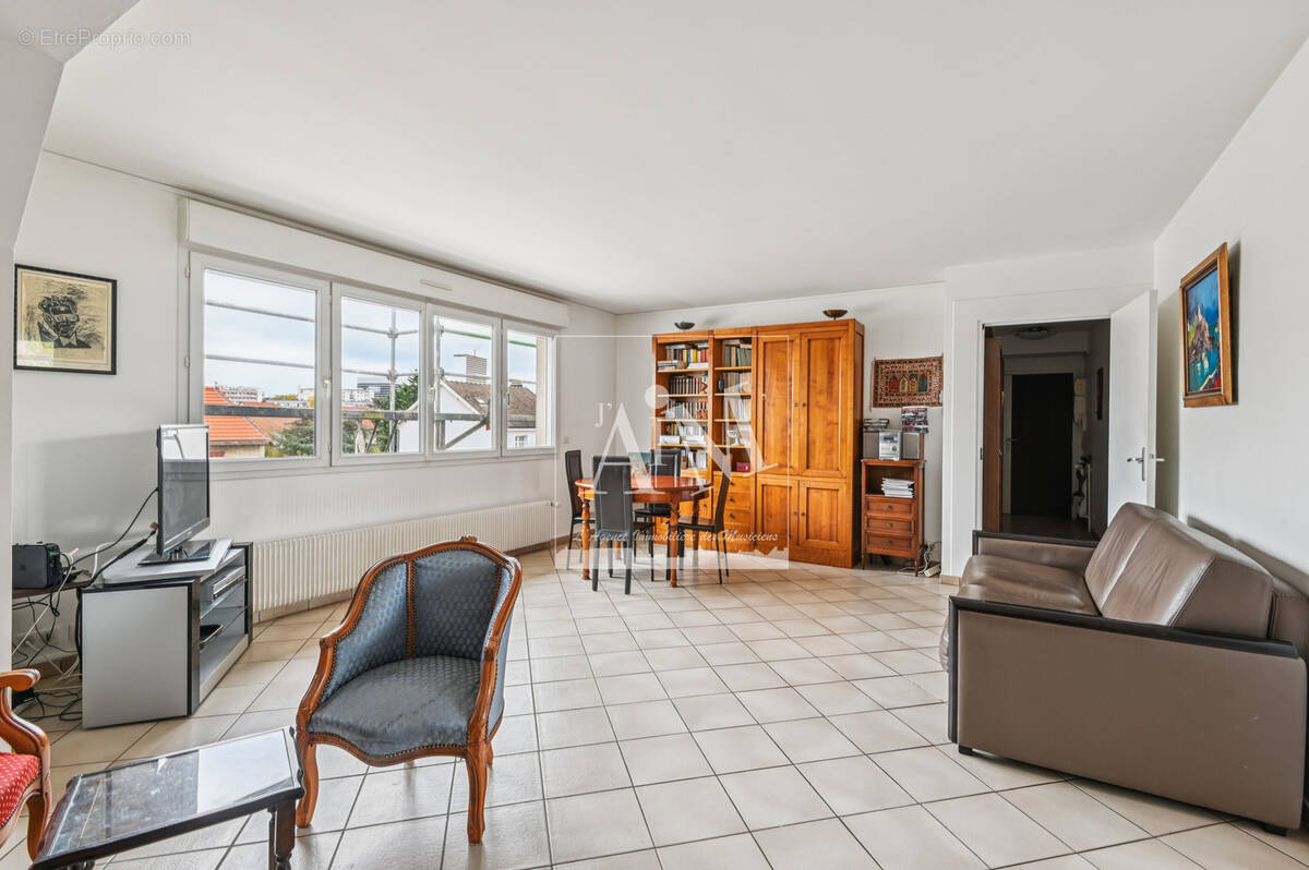 Appartement à NANTERRE