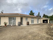 Maison à AMBARES-ET-LAGRAVE