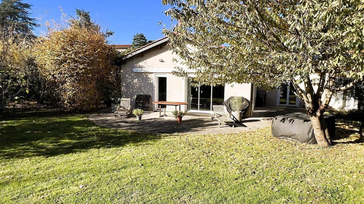 Photo 1 - Maison à LA TOUR-DE-SALVAGNY