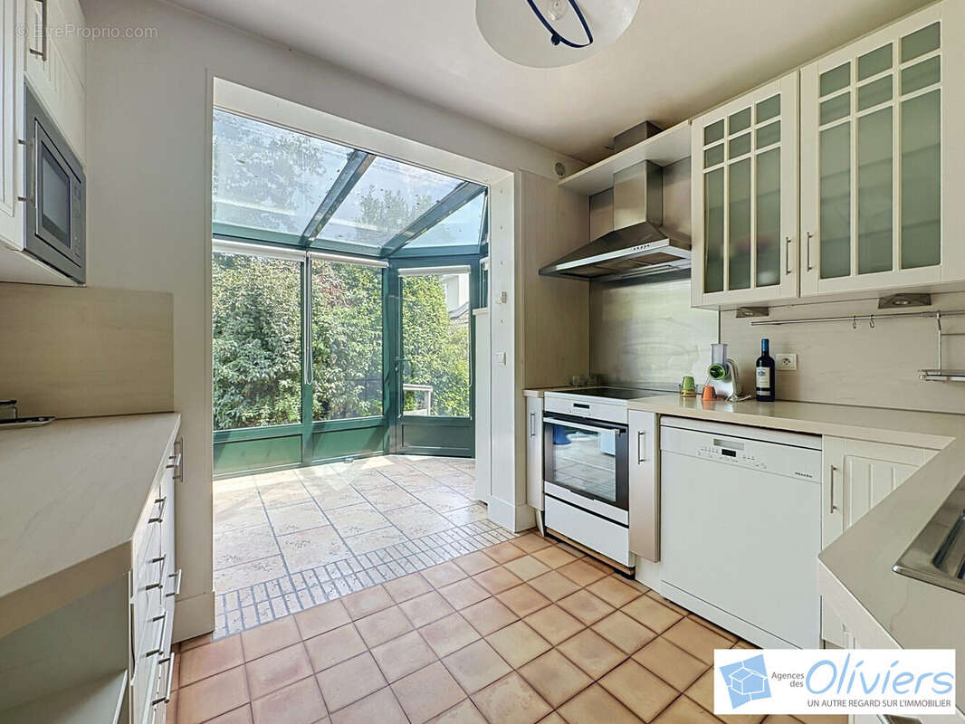 Maison 136 m² à Saint-Remy-Les-Chevreuse  - photo 4