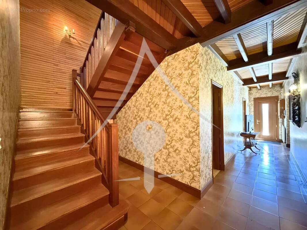 Maison à LAVERNOSE-LACASSE