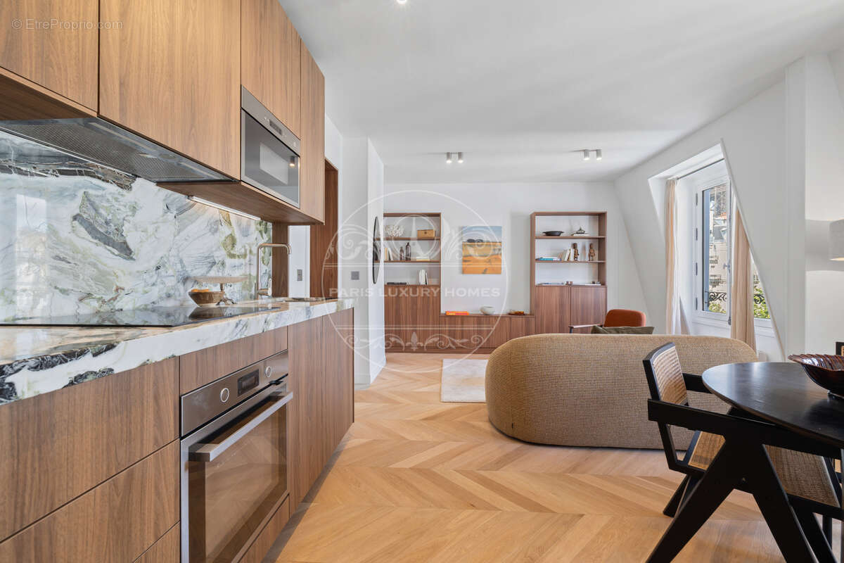 Appartement à PARIS-7E