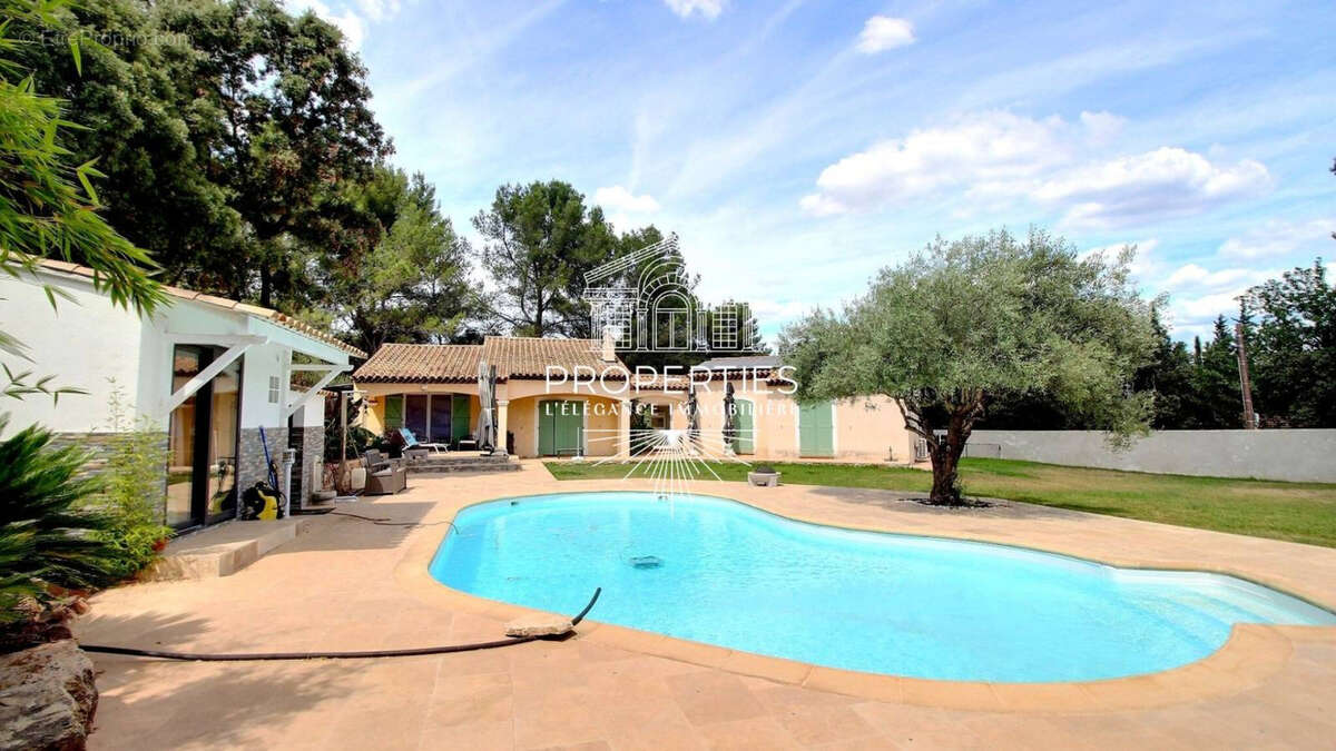 Maison à LA CRAU