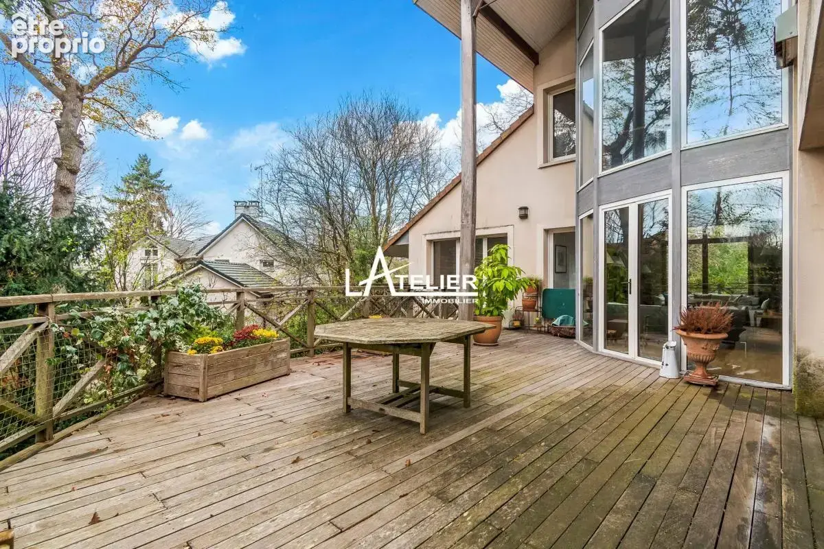 Maison 192 m² à Saint-Germain-En-Laye  - photo 2