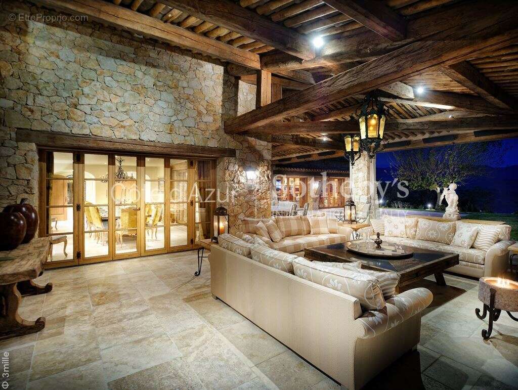 Maison à LES ADRETS-DE-L'ESTEREL