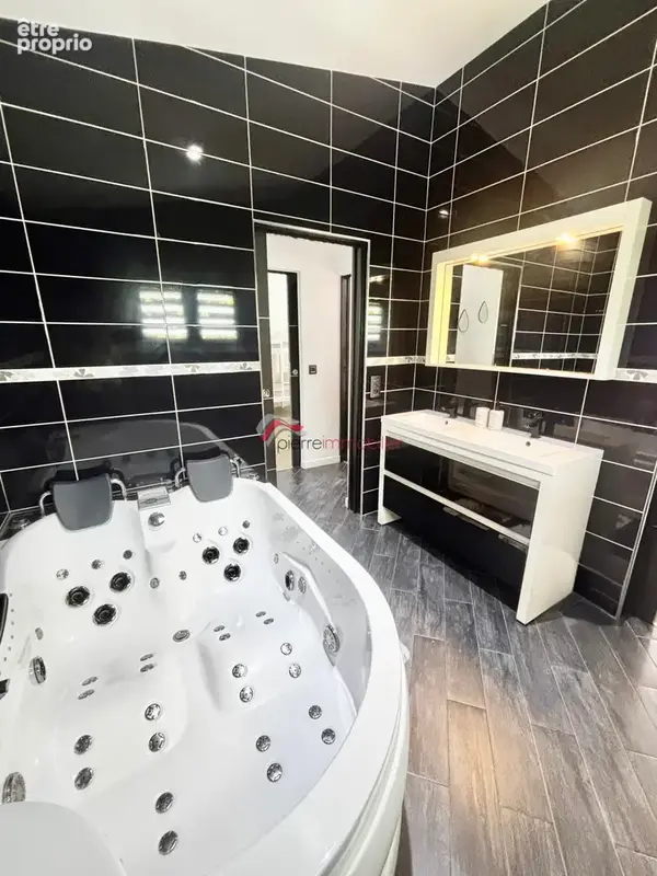 Villa 5 pièces d'une superficie totale de 327 m2 - photo 7