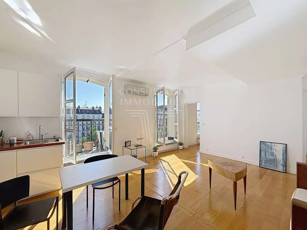 Appartement à NEUILLY-SUR-SEINE