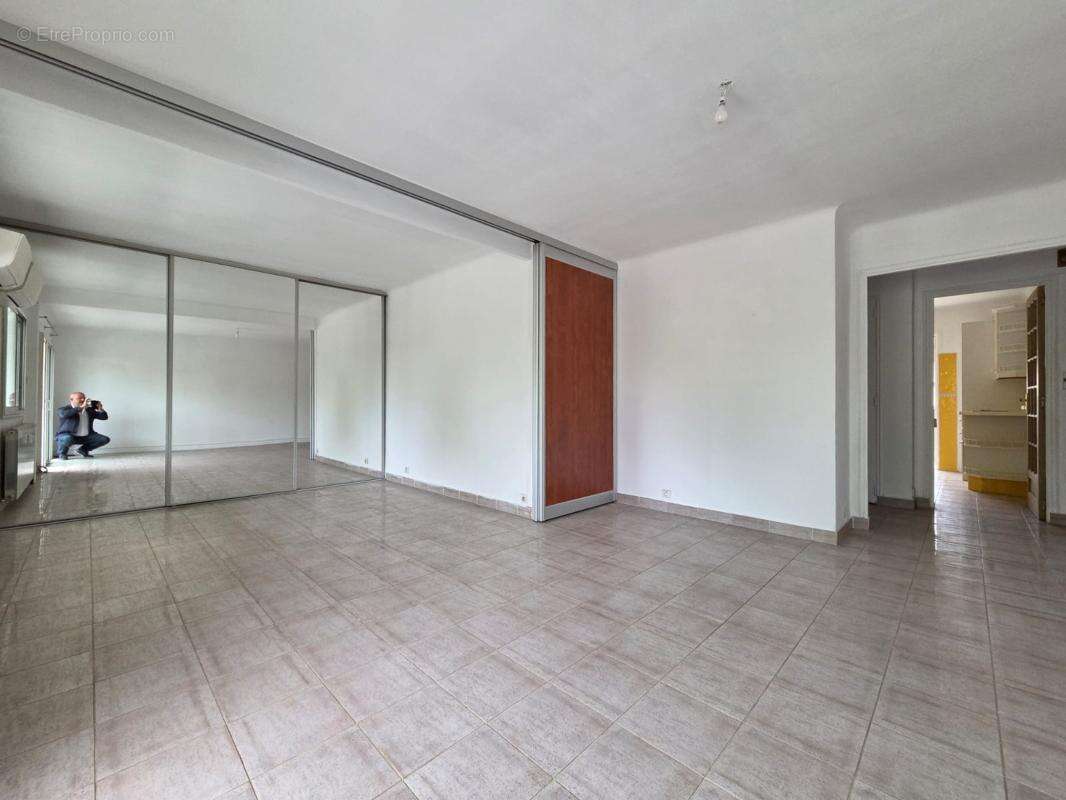 Appartement à SIX-FOURS-LES-PLAGES