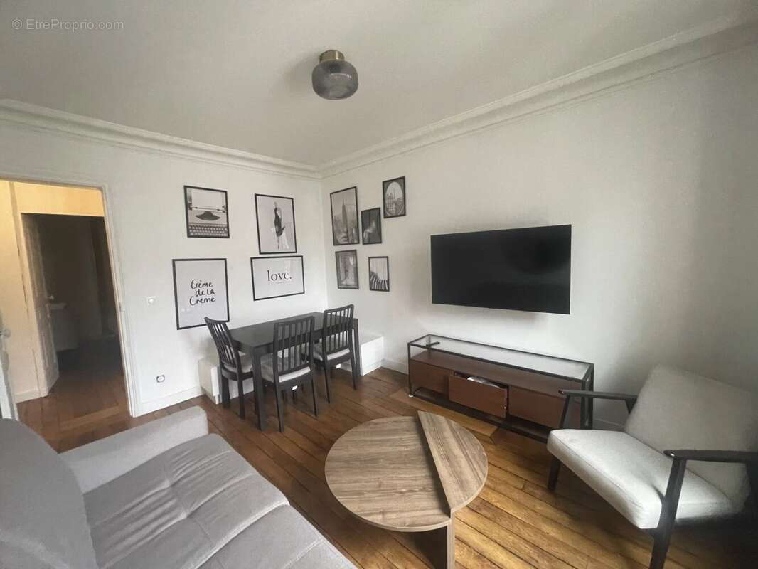 Appartement à PARIS-18E