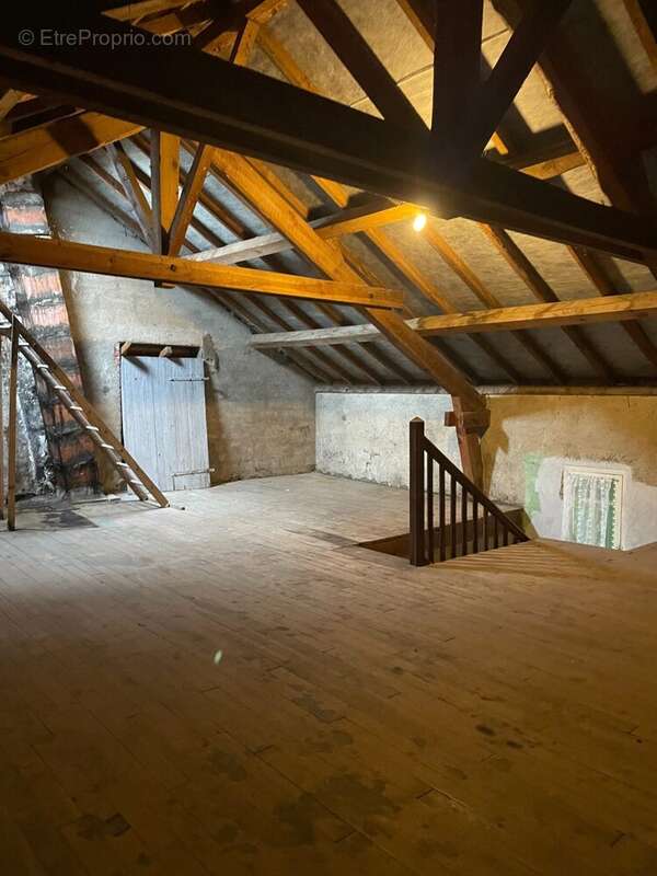 Maison à VILLOSANGES