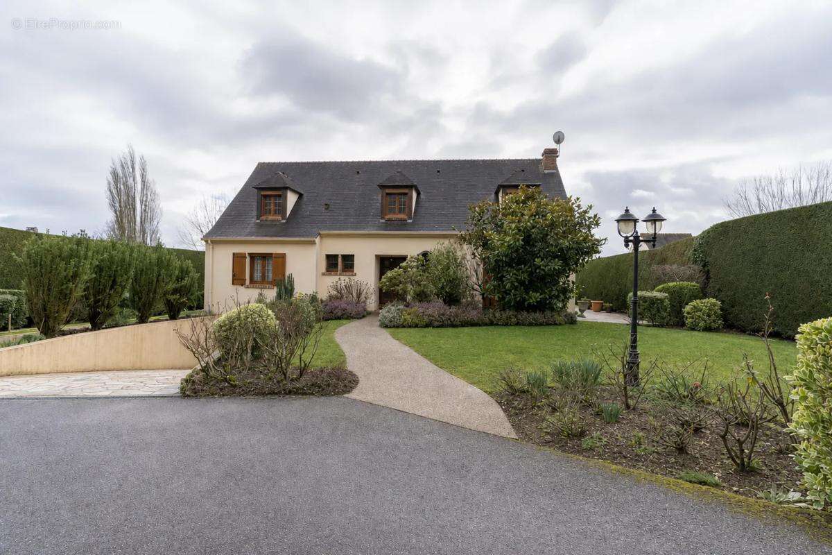 Maison à MEZY-SUR-SEINE