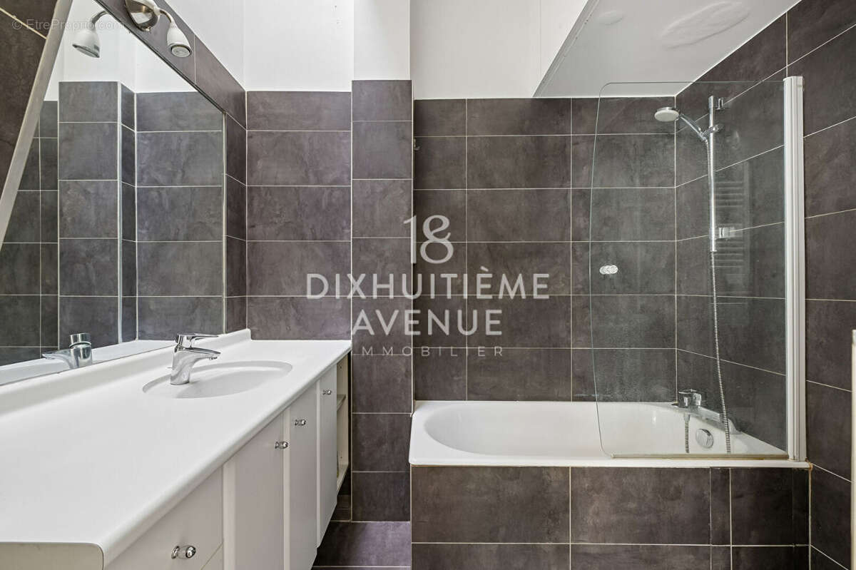 Rue des Sablons, 2ème étage, appartement avec mezzanine et balcon - photo 9