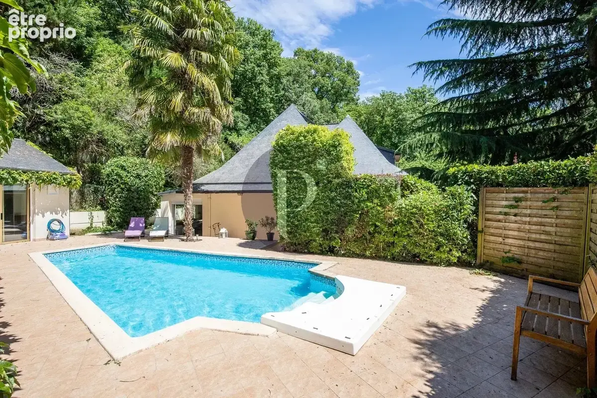 Maison familiale d’exception avec piscine et dépendance sur 1 732 m² de terrain paysager - photo 5