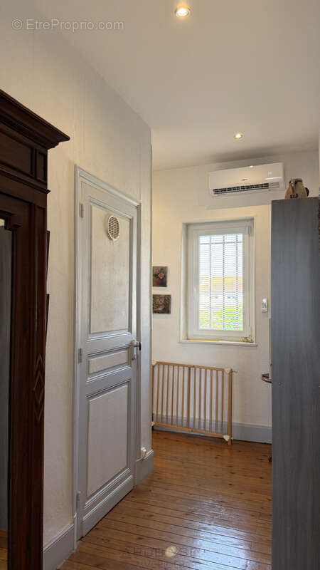 Centre ville belle maison 'année 30' avec jardin et garage . - photo 15