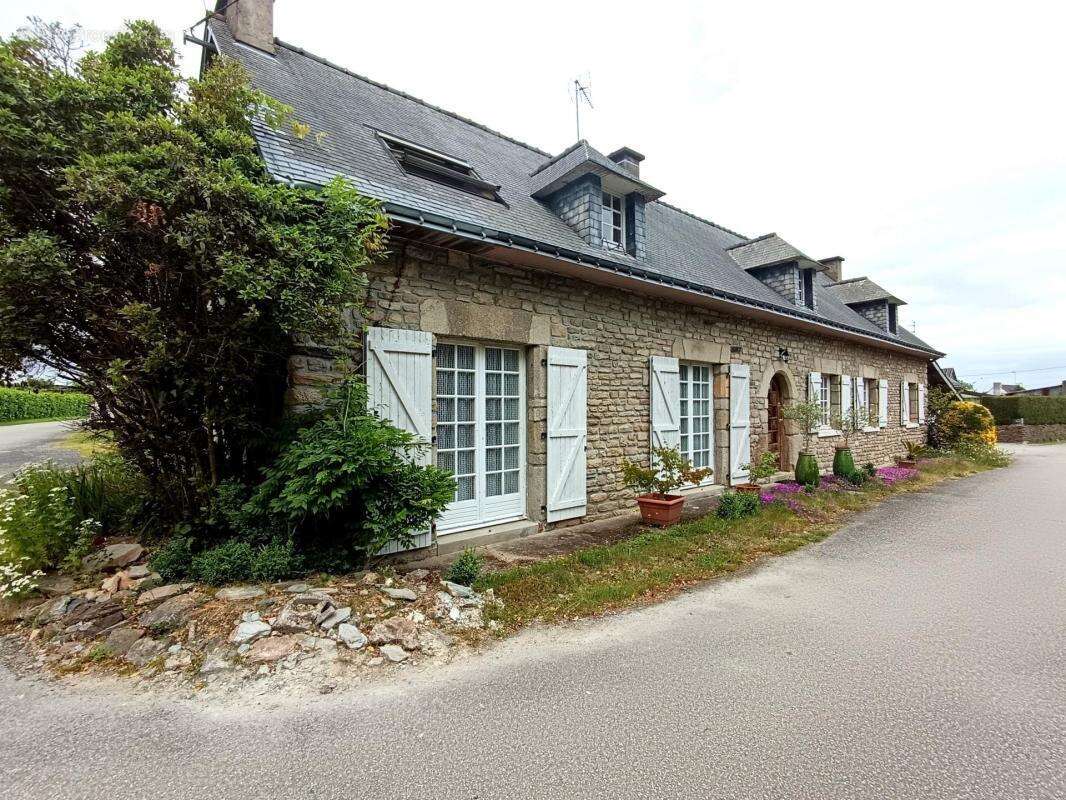 Maison à SERENT