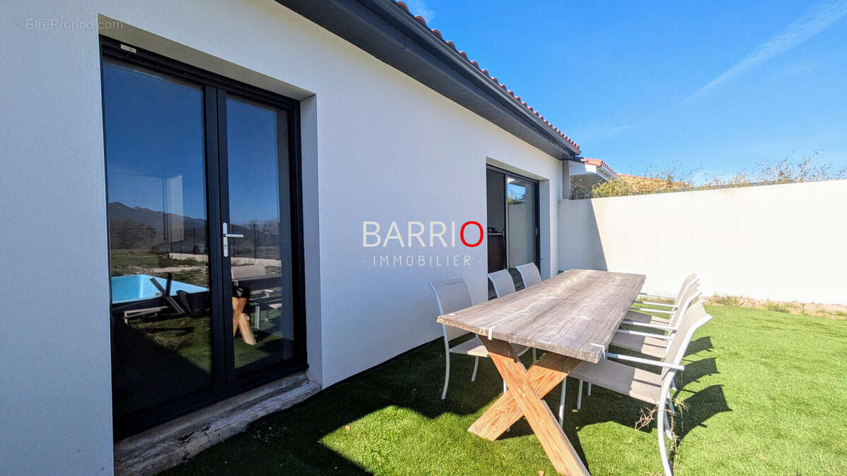 Maison à VILLELONGUE-DELS-MONTS