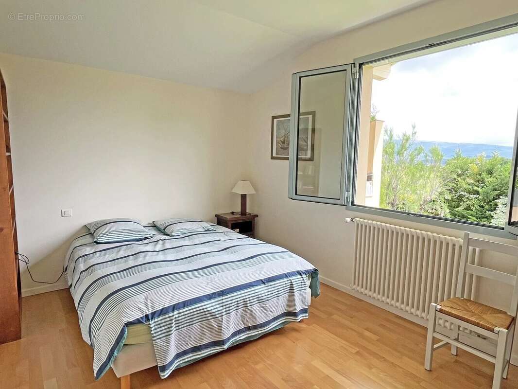 Maison à L'ISLE-SUR-LA-SORGUE