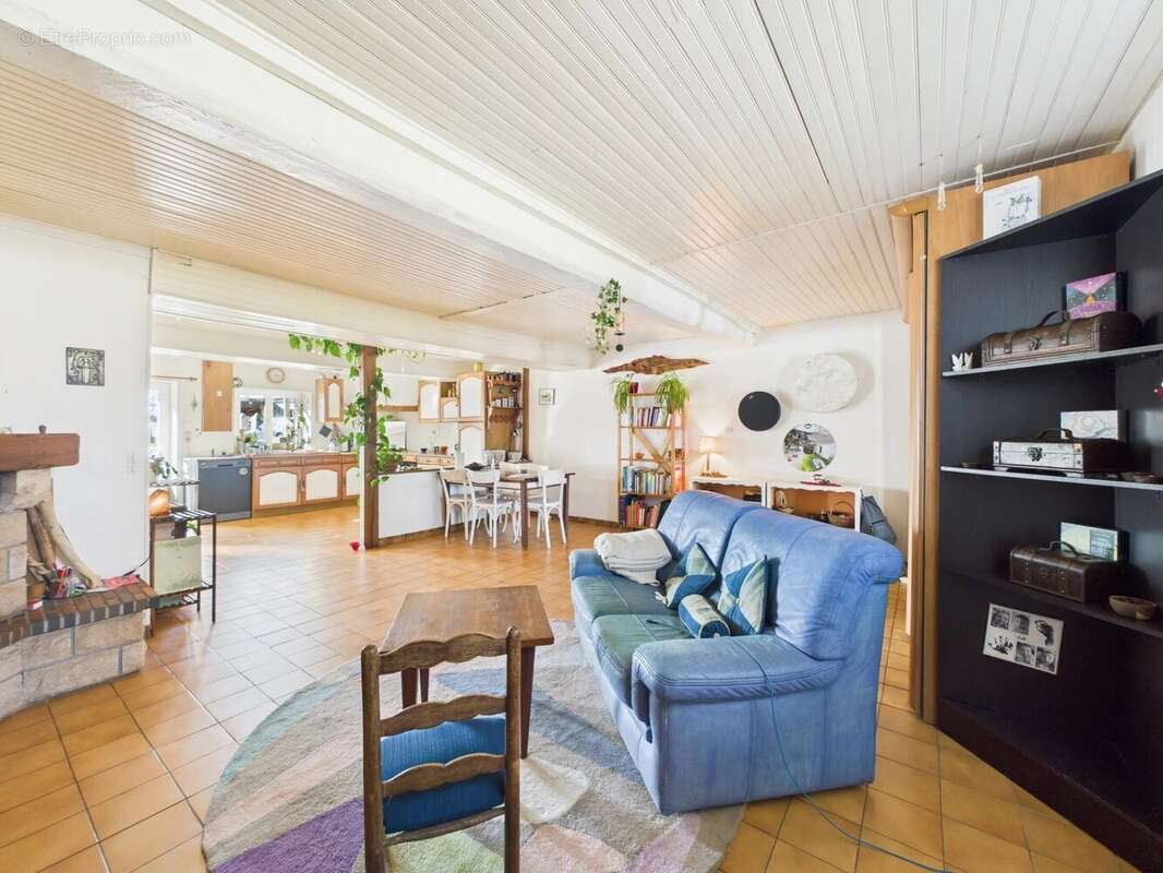 Maison à LA ROCHE-EN-BRENIL