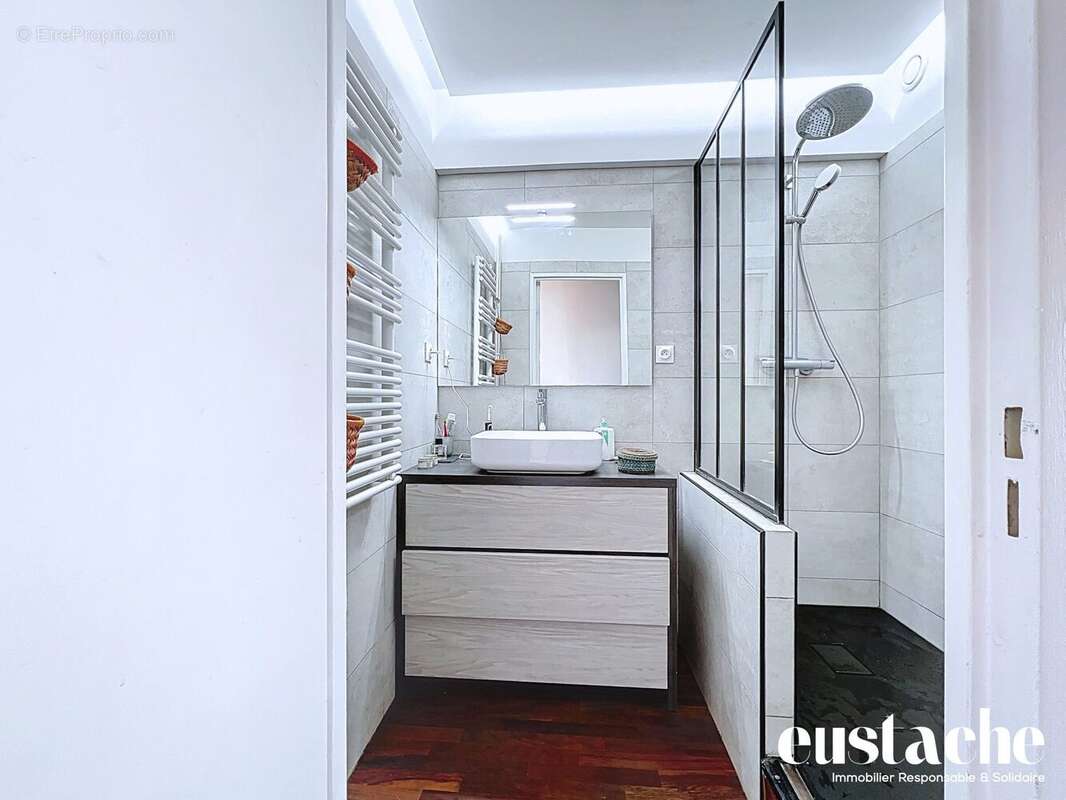 Appartement à PARIS-19E