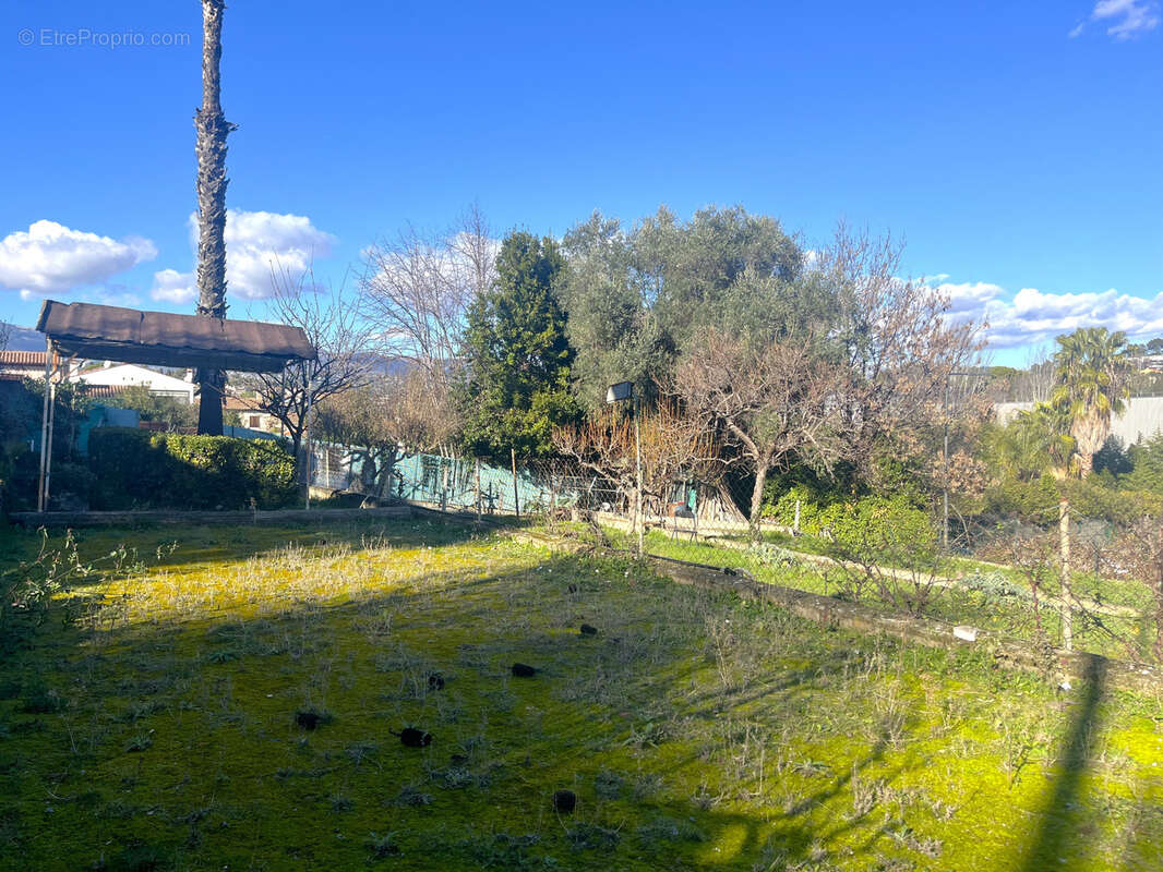 Terrain à CAGNES-SUR-MER