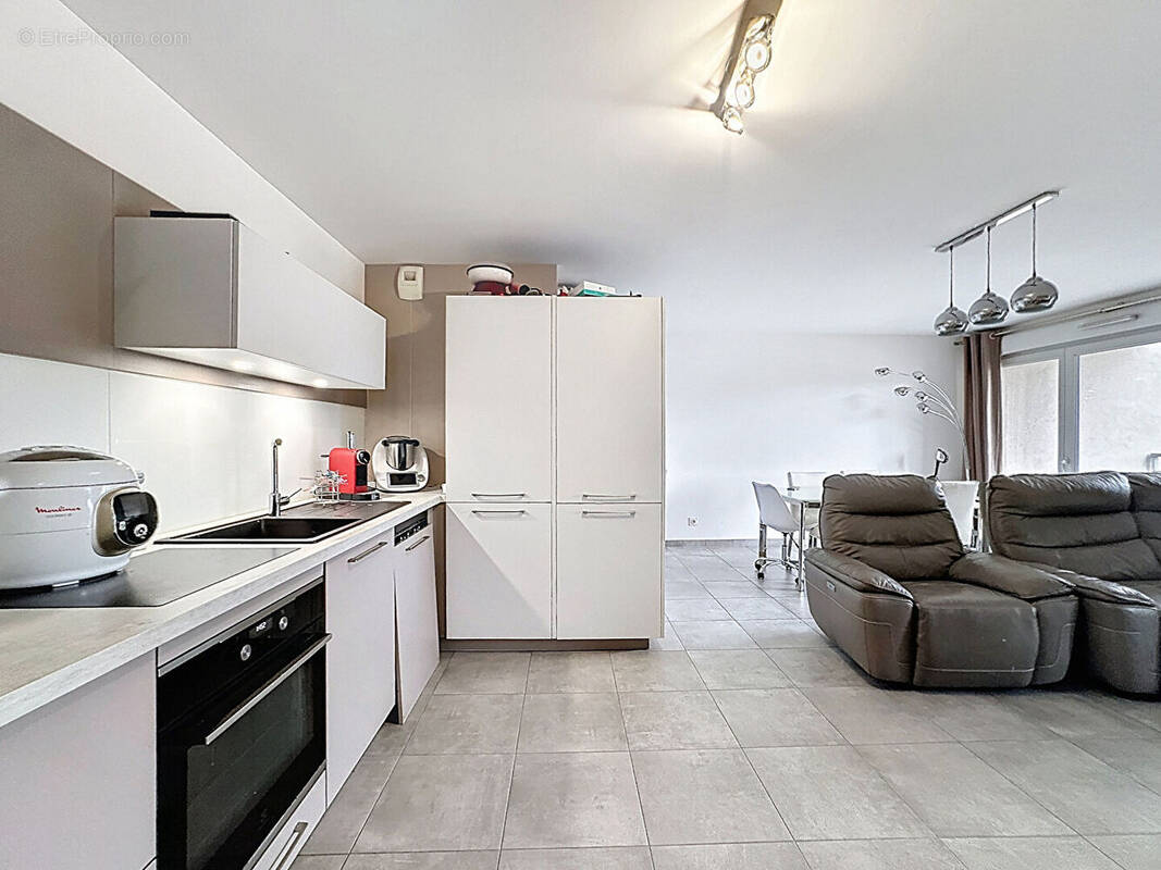 Appartement à POISY