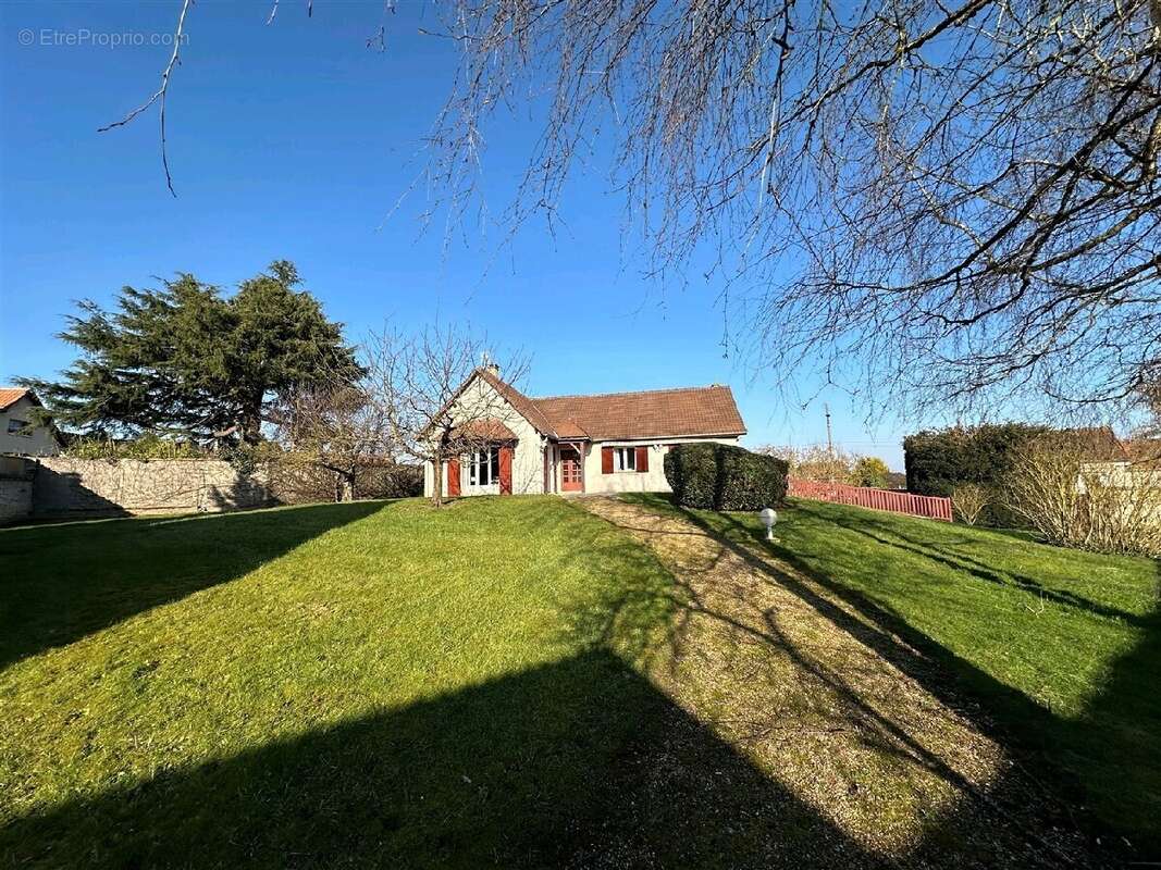 Maison à CHATEAUNEUF-EN-THYMERAIS