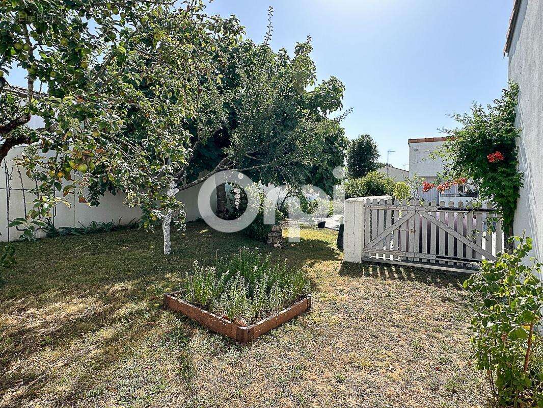 Maison à SALLES-SUR-MER