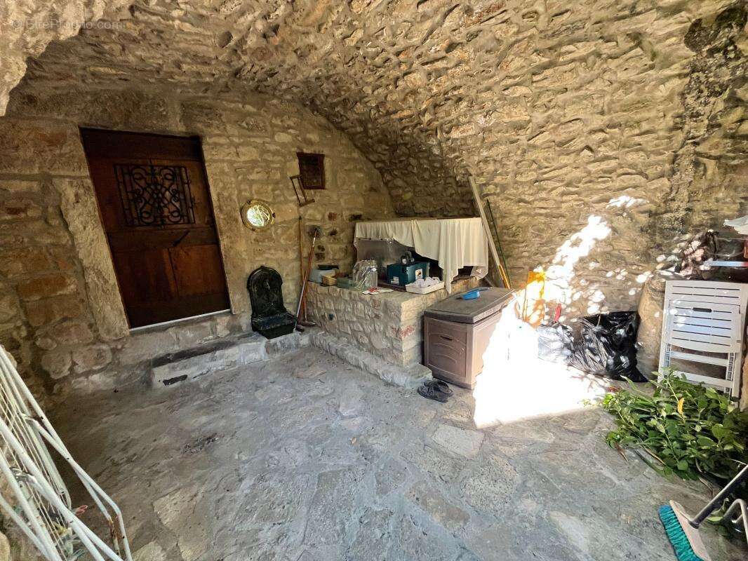 Maison en pierres avec terrasse - photo 6