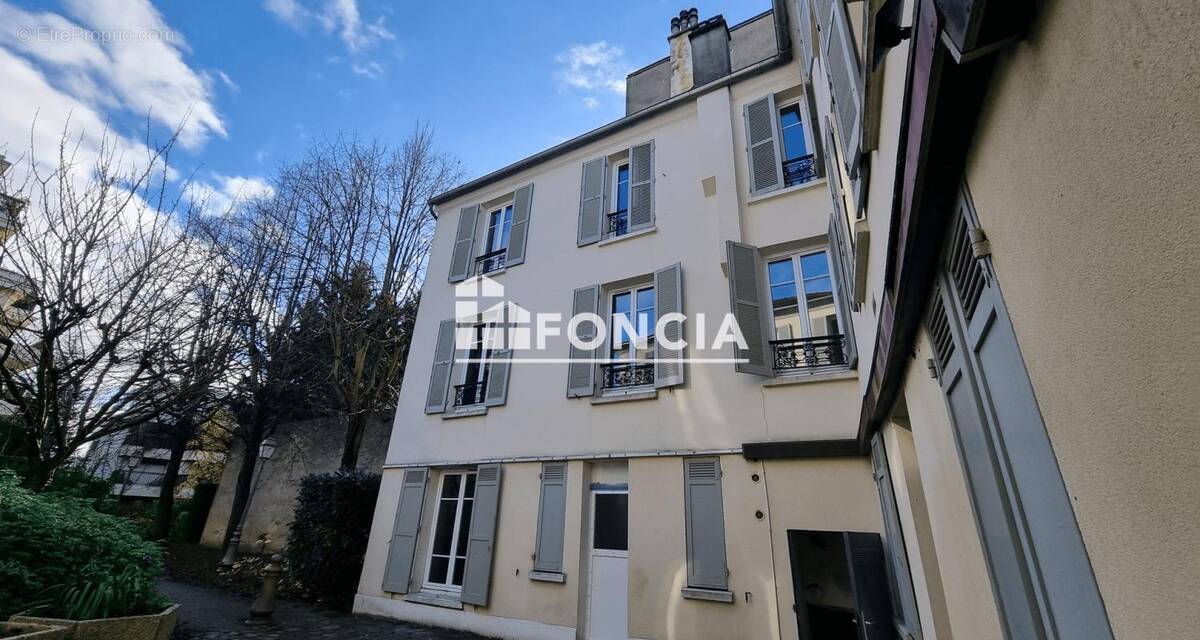 Appartement à BOURG-LA-REINE