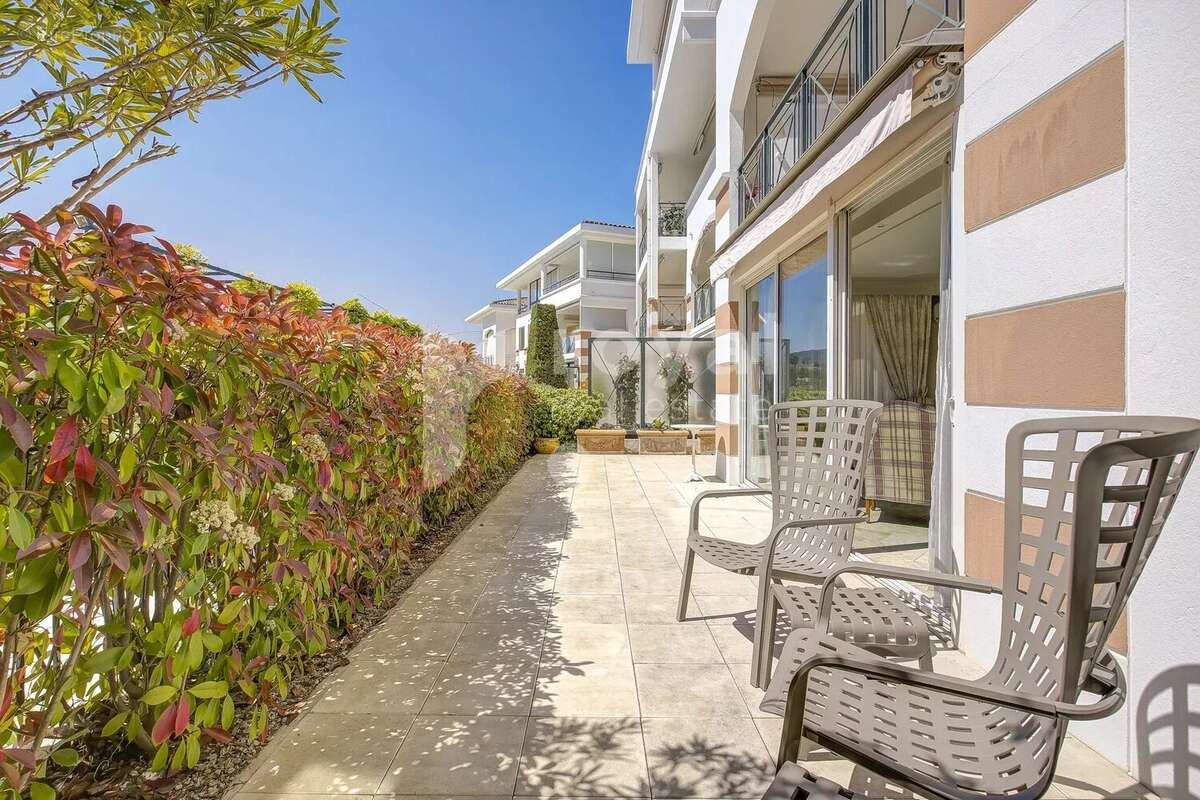 Appartement à MOUGINS