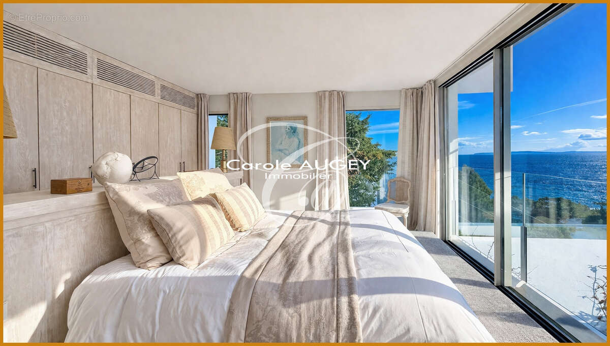 Maison à SAINT-CIERGE-LA-SERRE