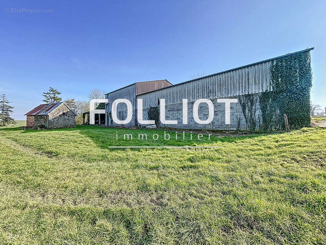 Maison à MONTAIGU-LES-BOIS