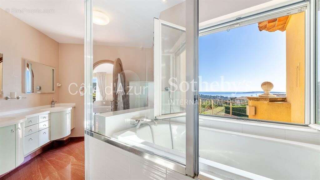 Exclusivité : Villa vue mer avec piscine - Golfe de Saint-Tropez - photo 11