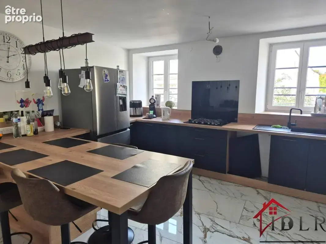 Maison entièrement rénover de 218m2 avec 5 chambres - photo 4