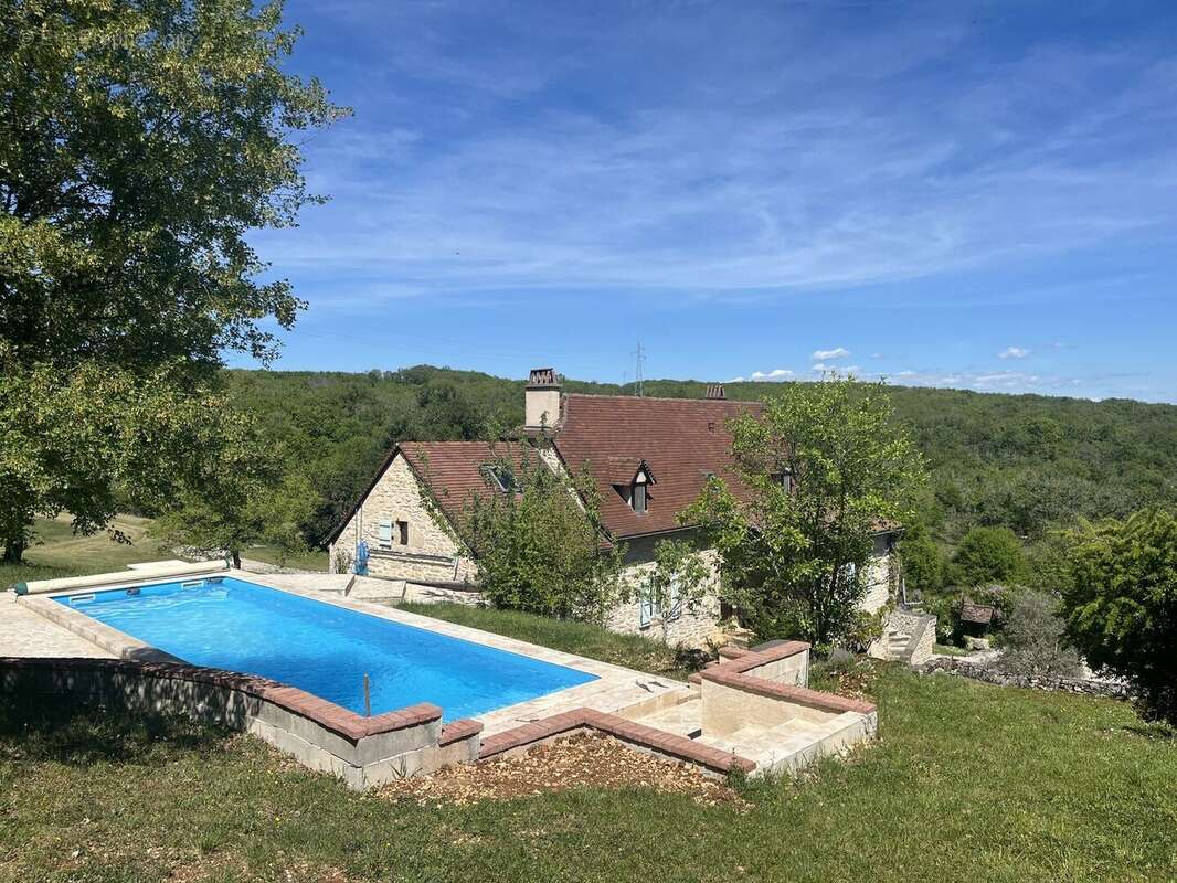 Vue piscine - Maison à CAJARC