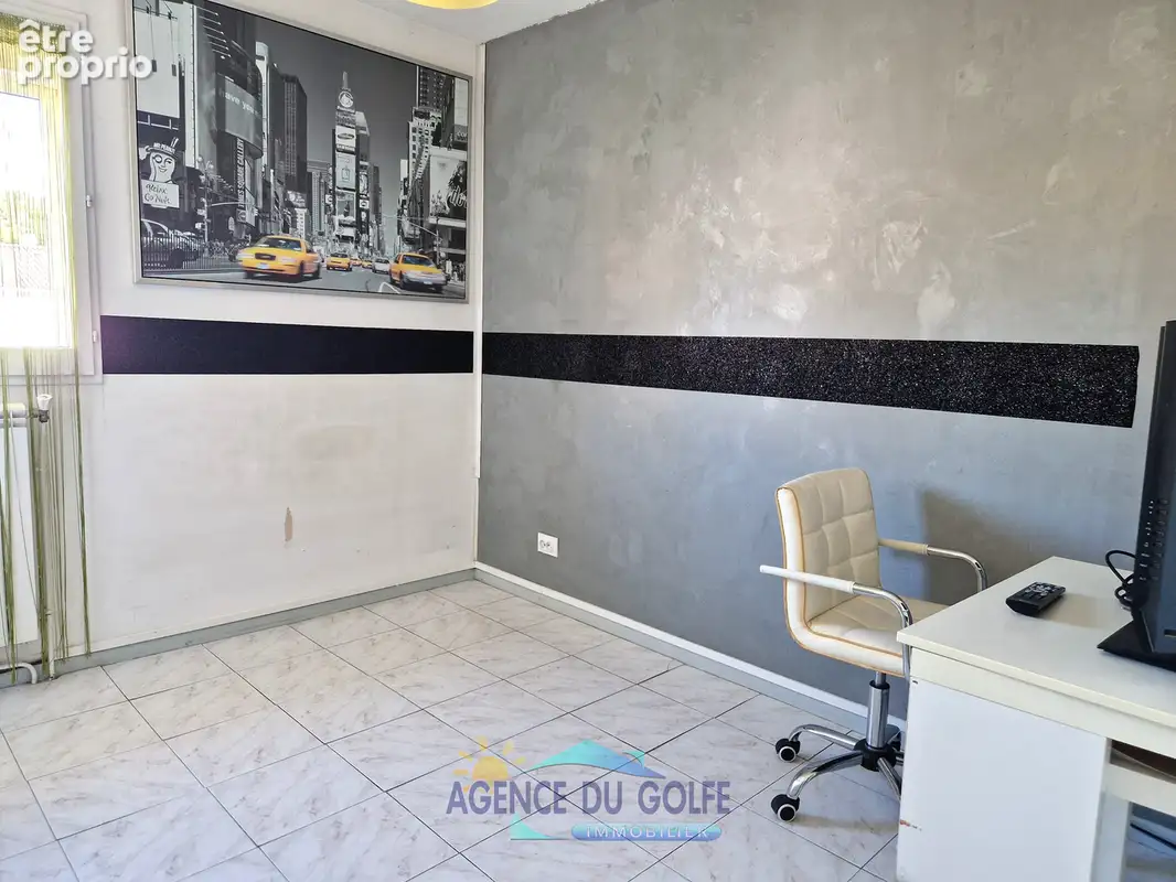 Villa T 5 mitoyenne avec jardin - photo 9