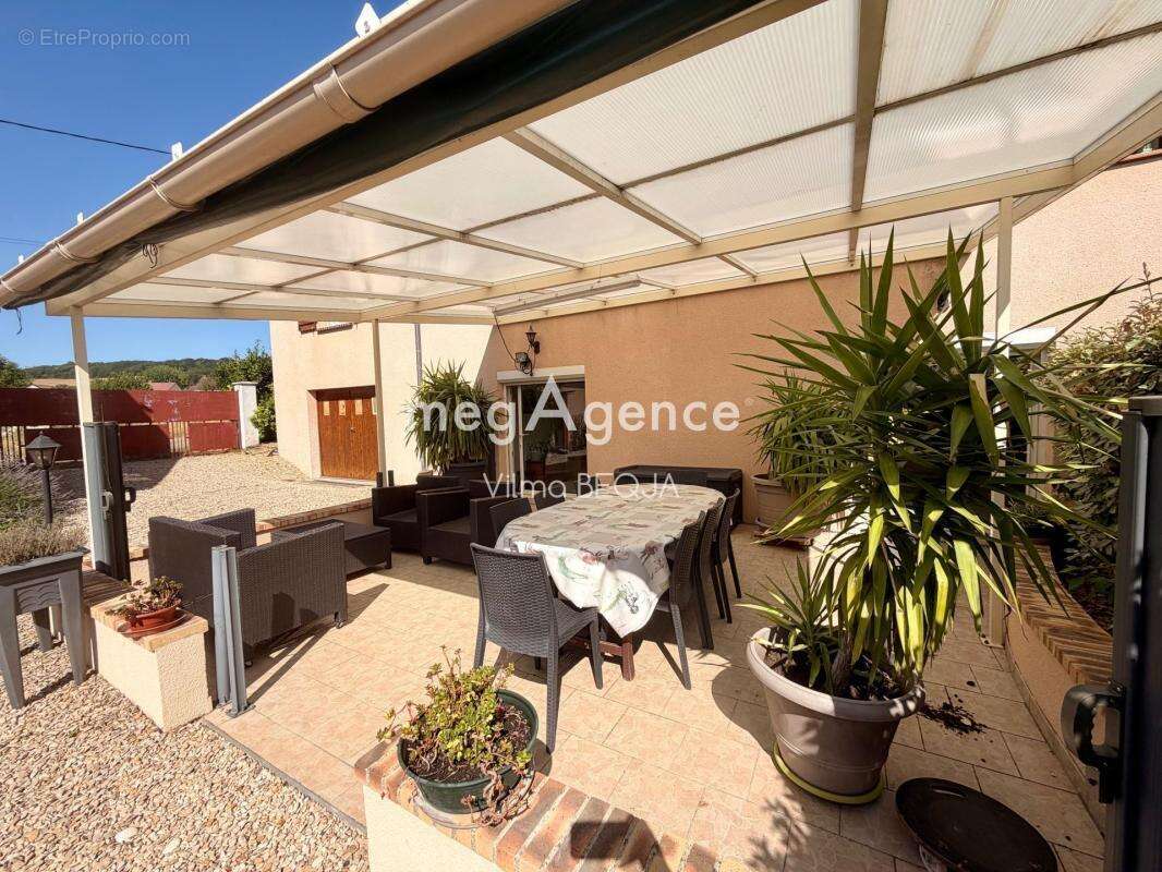 Maison familiale de caractère 8 pièces – 270 m² habitables – Dépendance – Double garage - photo 8