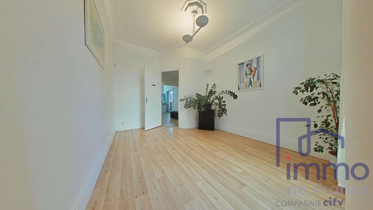 Appartement à SAINT-ETIENNE