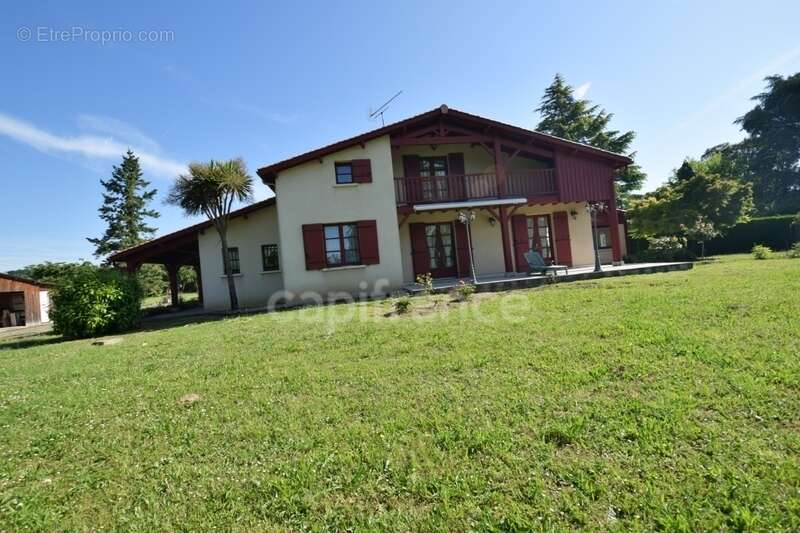 Maison 4 chambres - garage - dépendances - terrain clos 7079m2 à MARMANDE (47) - photo 20