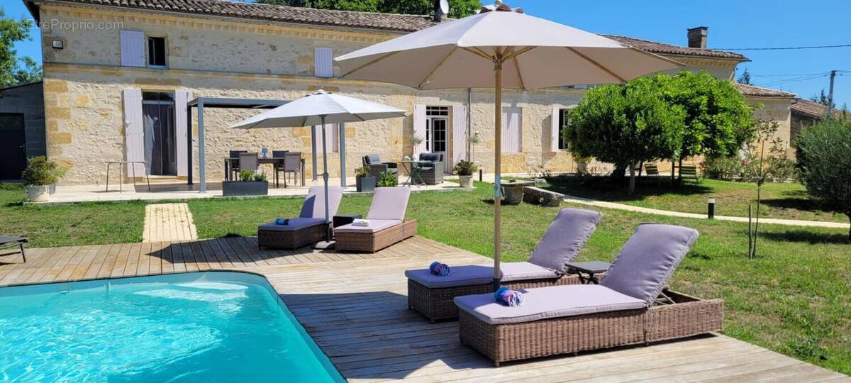 Maison à SAINT-EMILION