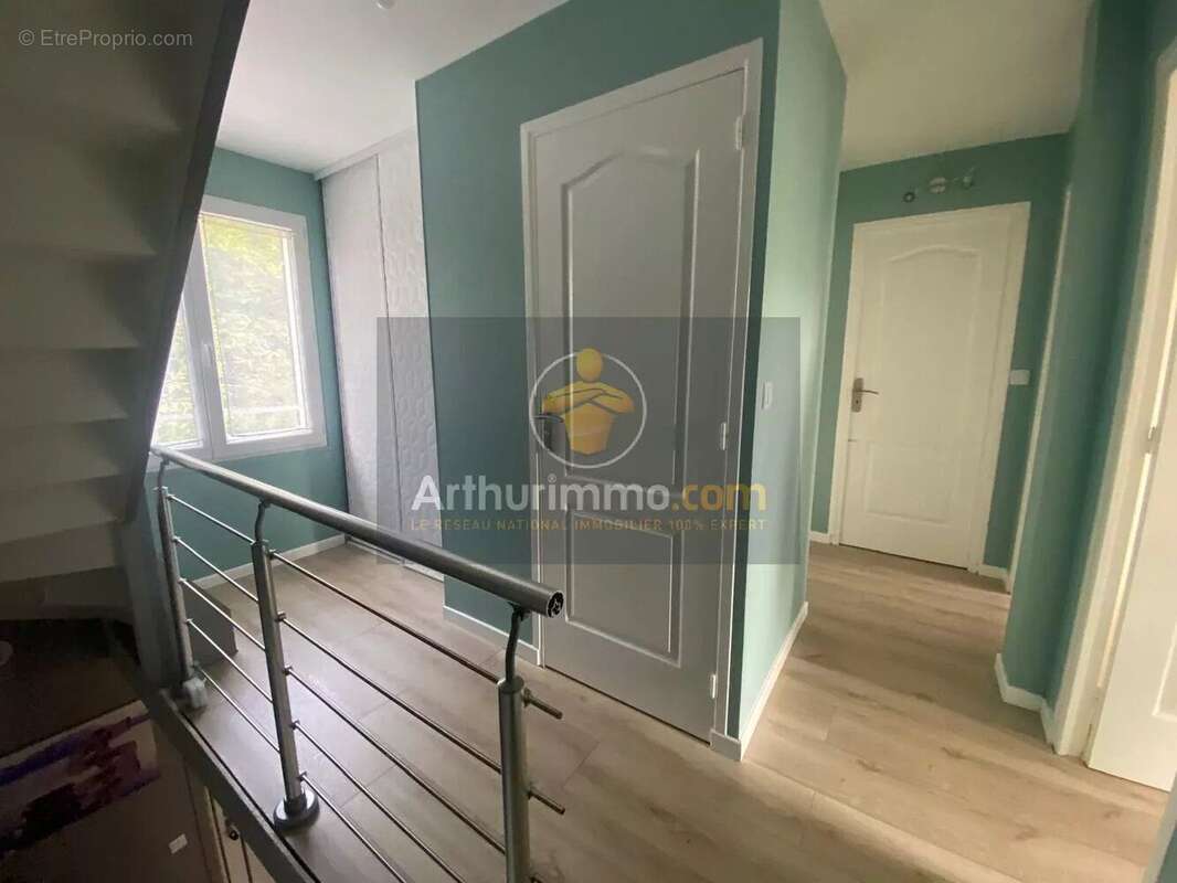 Maison à VERT-SAINT-DENIS