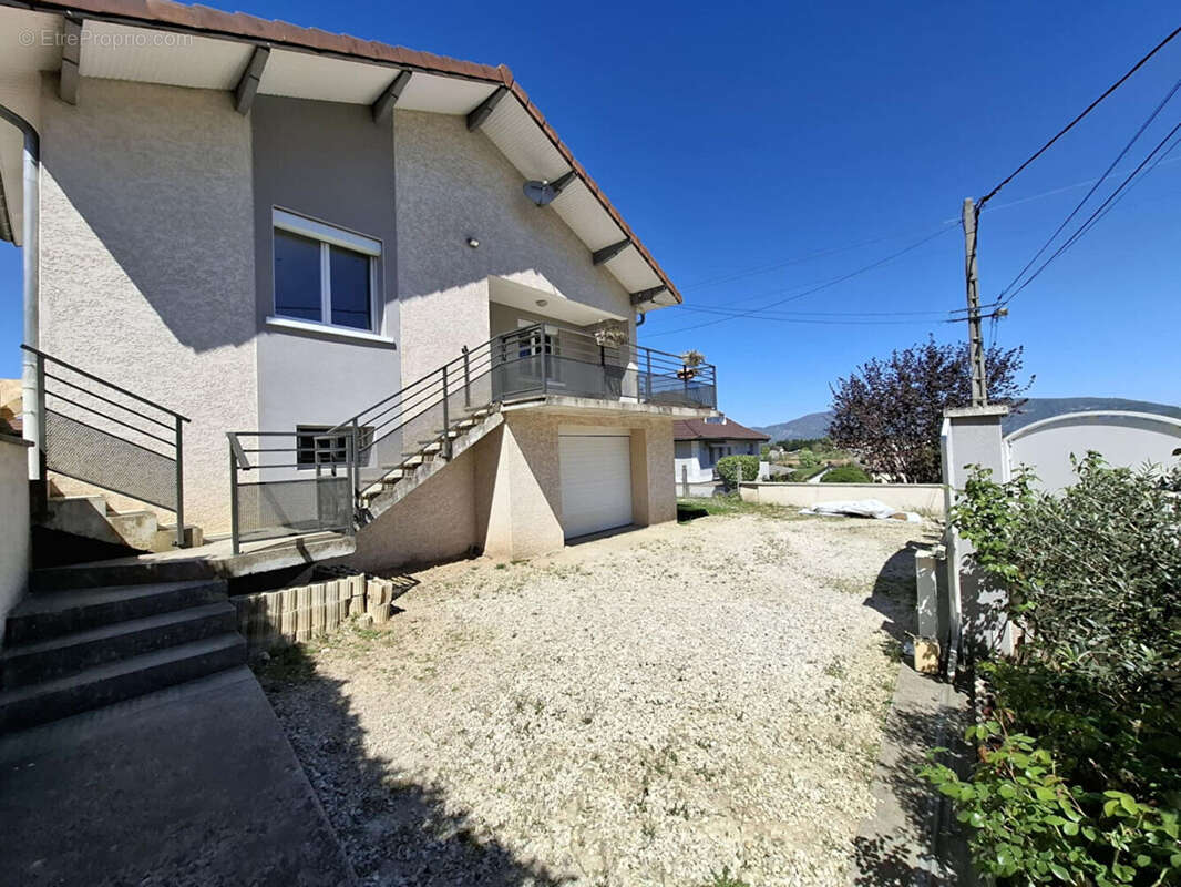 Maison à LES AVENIERES