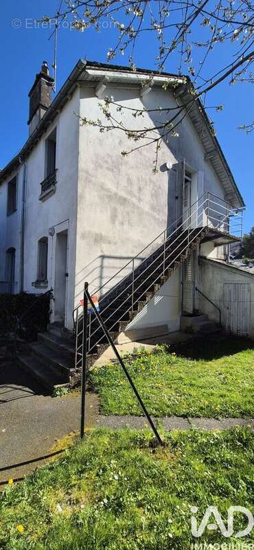 Photo 2 - Appartement à VIC-SUR-CERE